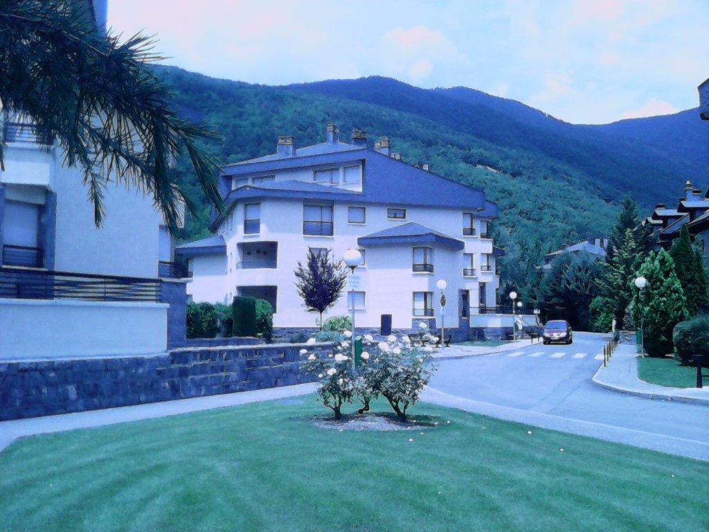 Apartamento Valles Blancos 3-6 Biescas  Exterior photo